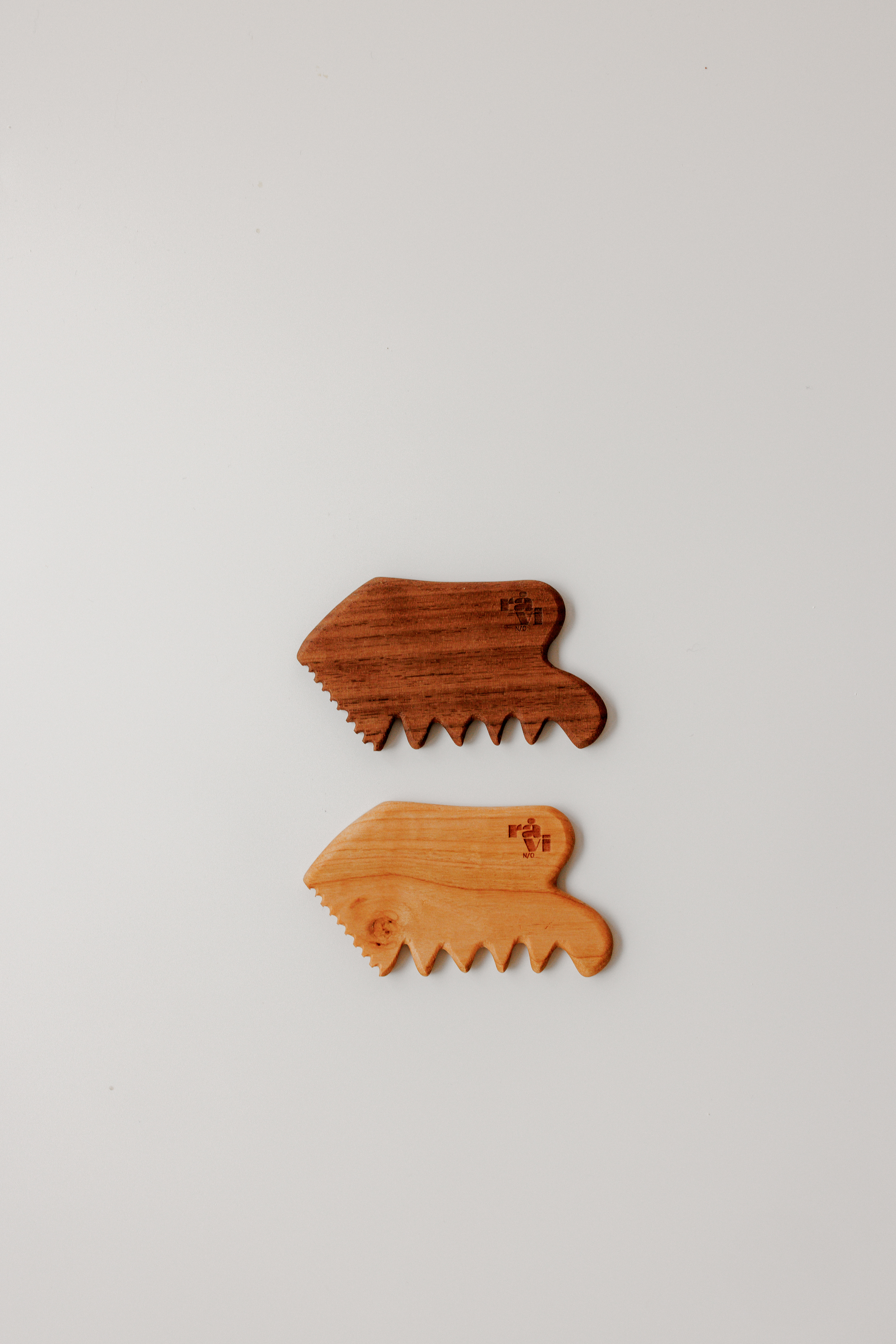 RÅVI ORGANICS GUA SHA HOLZ