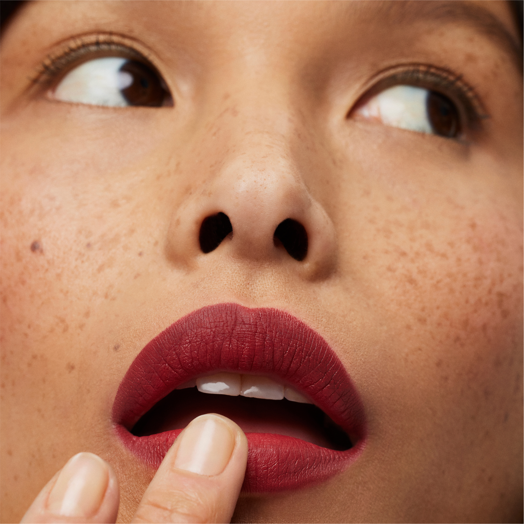 ILIA BEAUTY LIP SKETCH HYDRATING CRAYON