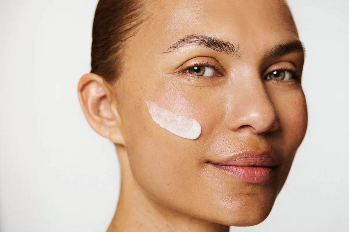 NUORI CREAMY QUARTZ & ENZYME EXFOLIATOR