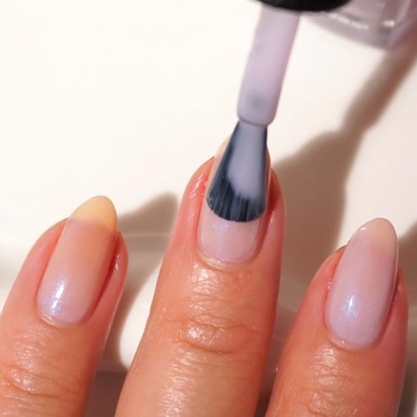 LONDONTOWN KUR ILLUMINATING NAIL CONCEALER LAVENDER