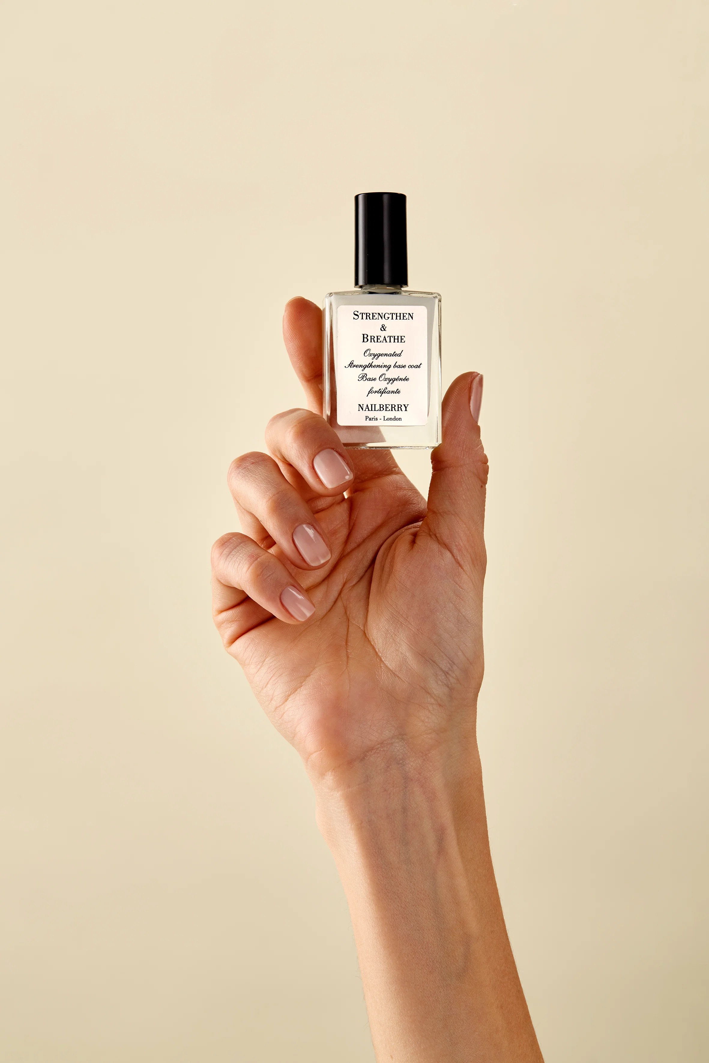 NAILBERRY STRENGTHEN & BREATHE - OXY BASE COAT